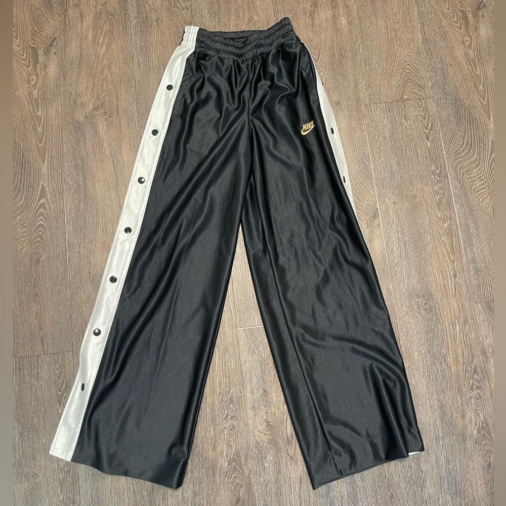 XS (0-2) Nike Sportswear Icon Clash